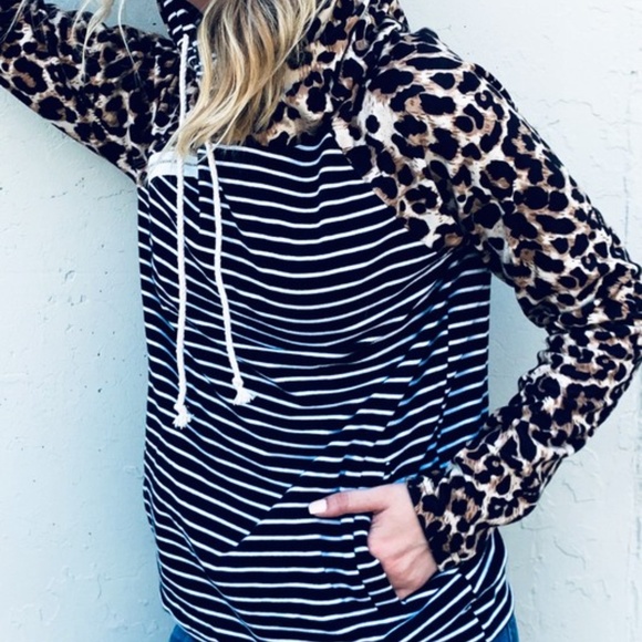 Leopard print pull over sweater - Picture 8 of 8